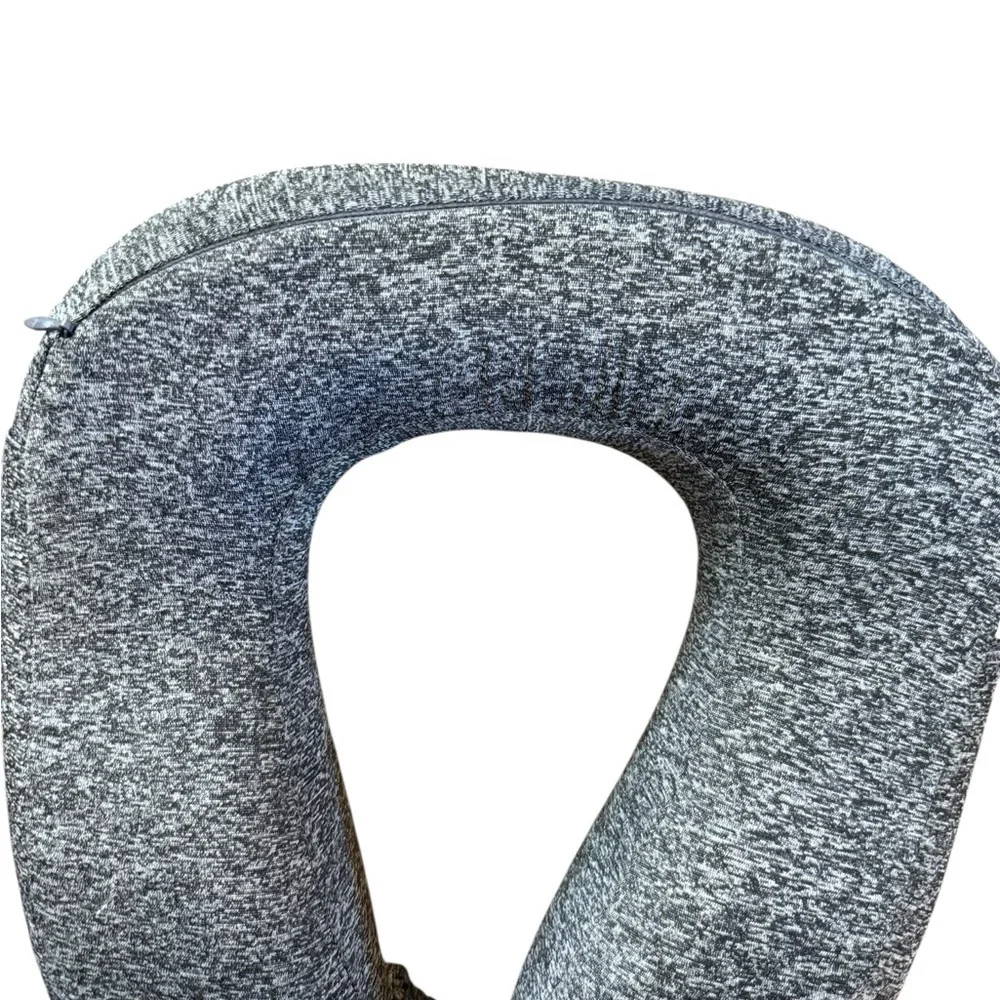 Swiss Tech Cool Touch Memory Foam Neck Pillow in heathered gray NWOT